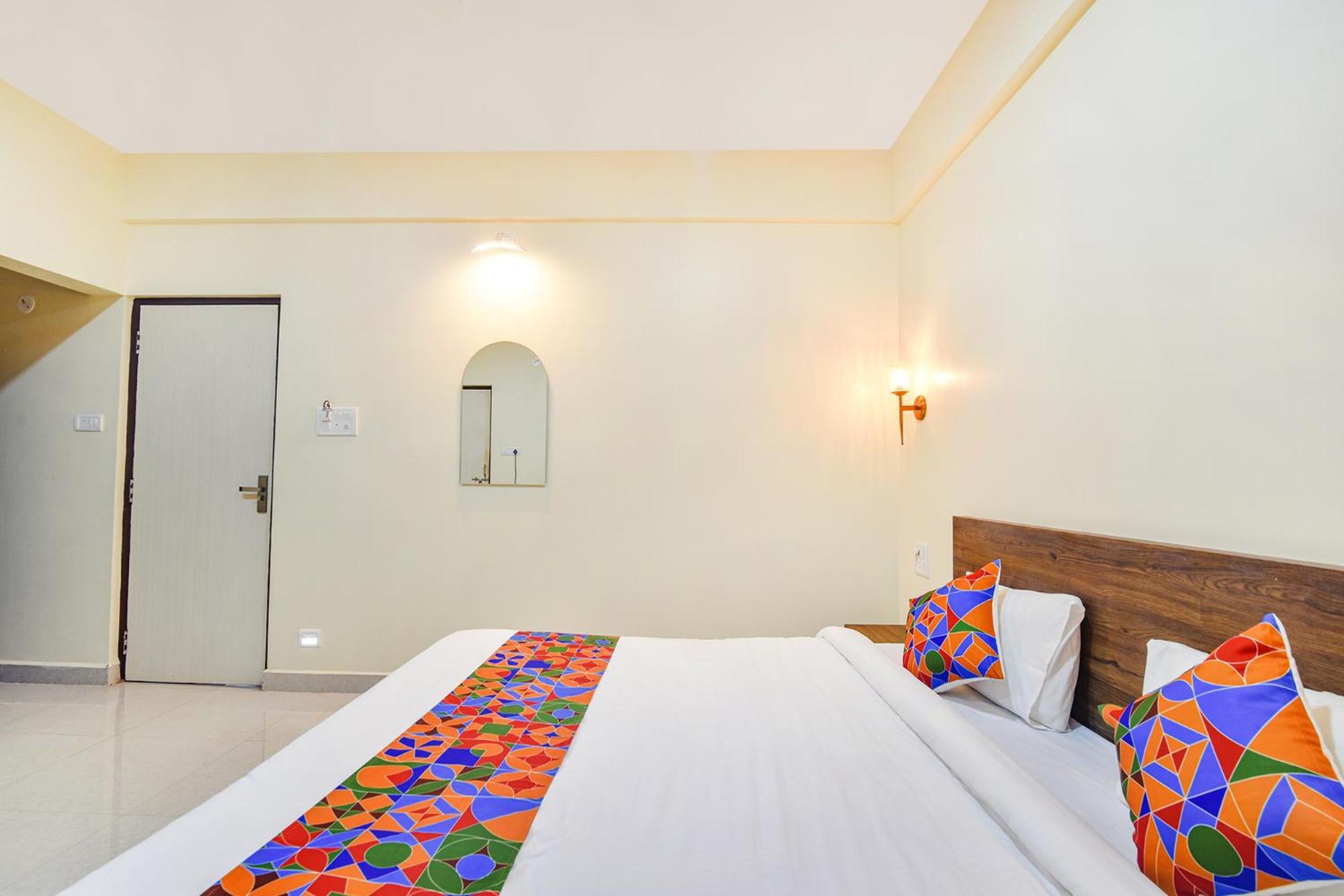 Fabhotel Baga Tulip - 500M From Baga Beach Buitenkant foto